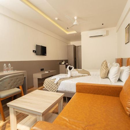 Krown Palace Resort 실바사 외부 사진