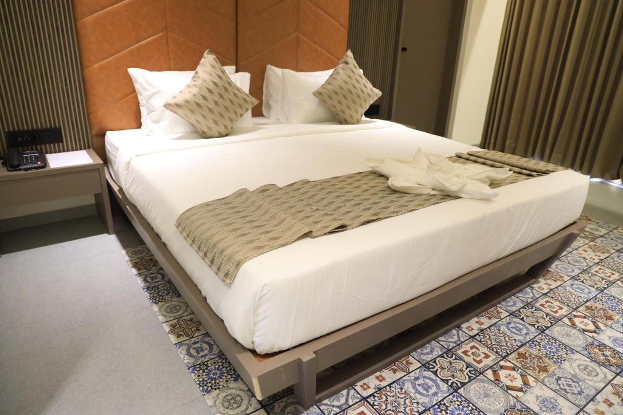 Krown Palace Resort 실바사 외부 사진