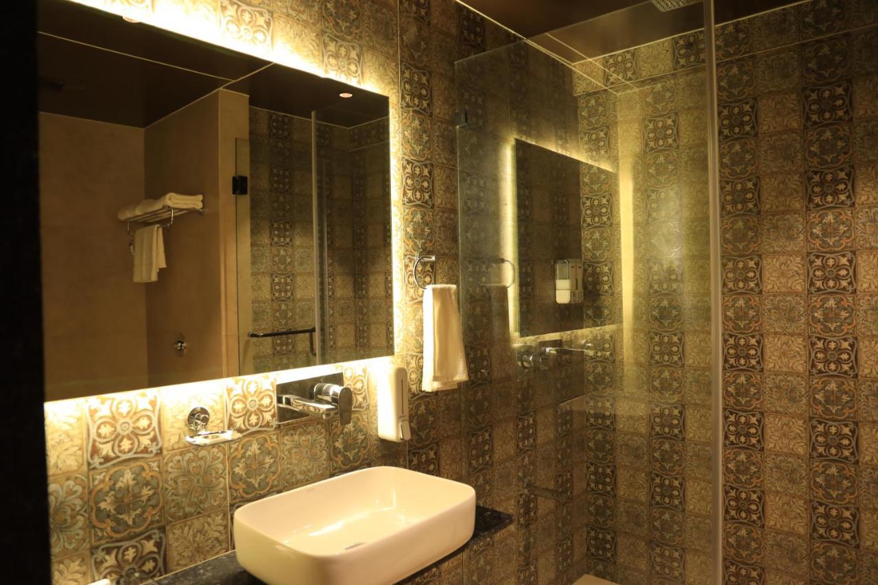 Krown Palace Resort 실바사 외부 사진