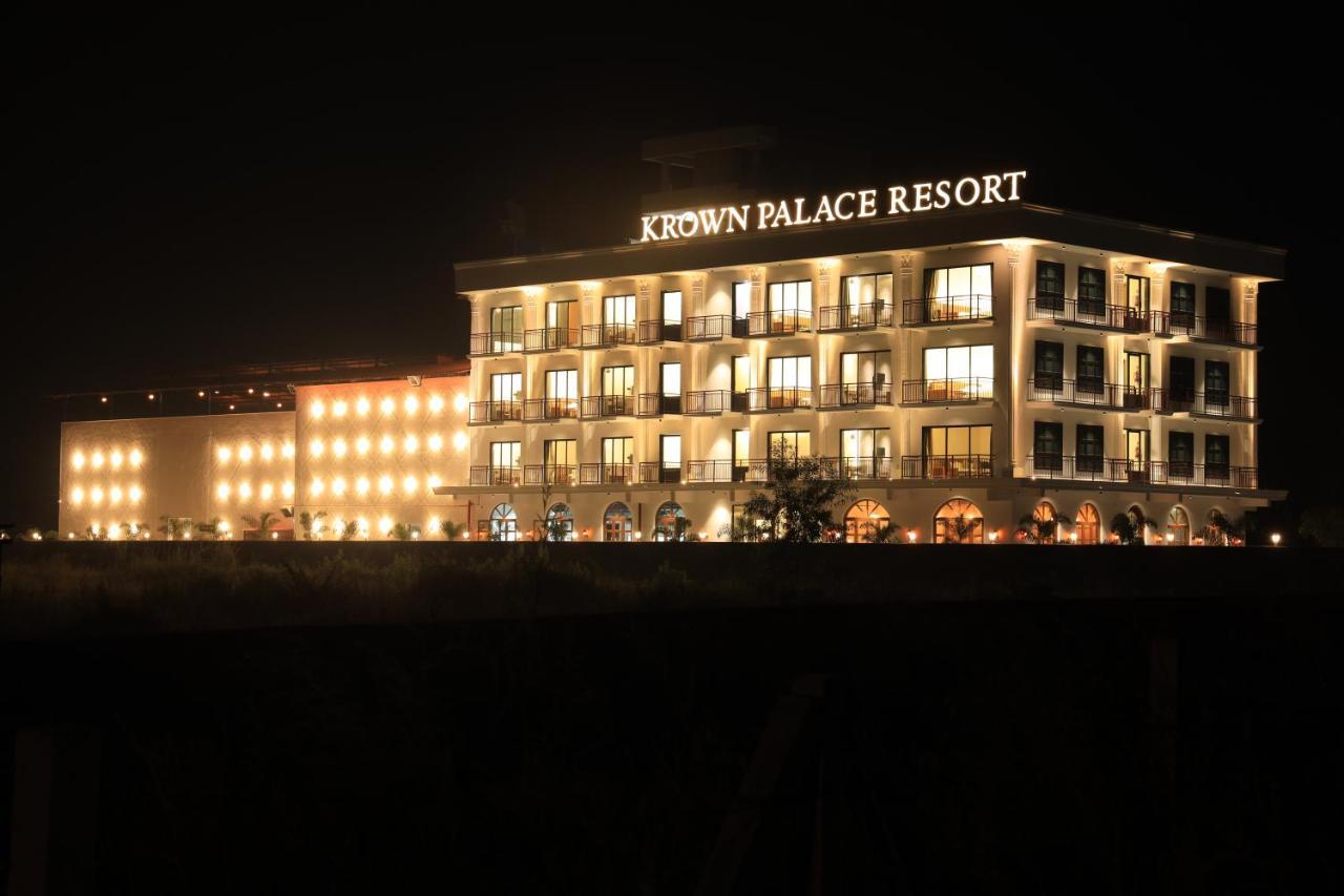 Krown Palace Resort 실바사 외부 사진