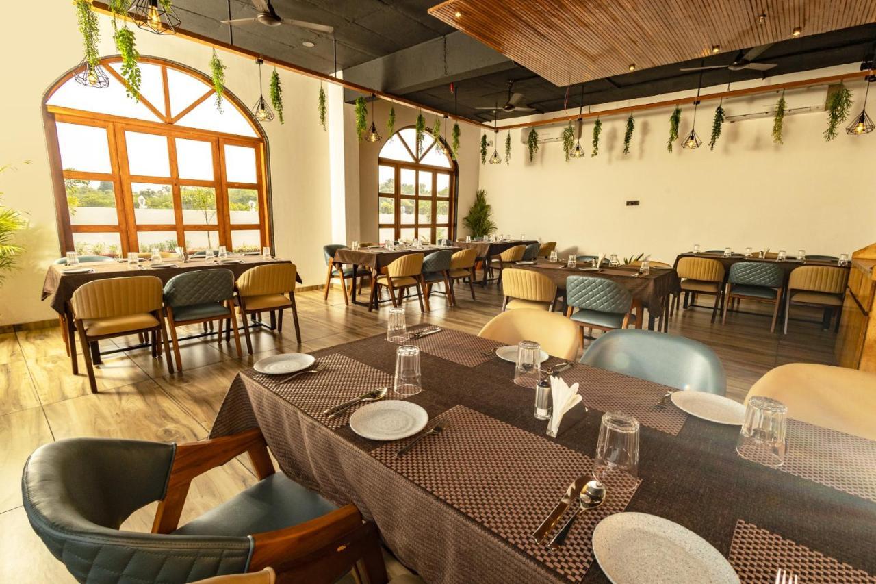 Krown Palace Resort 실바사 외부 사진
