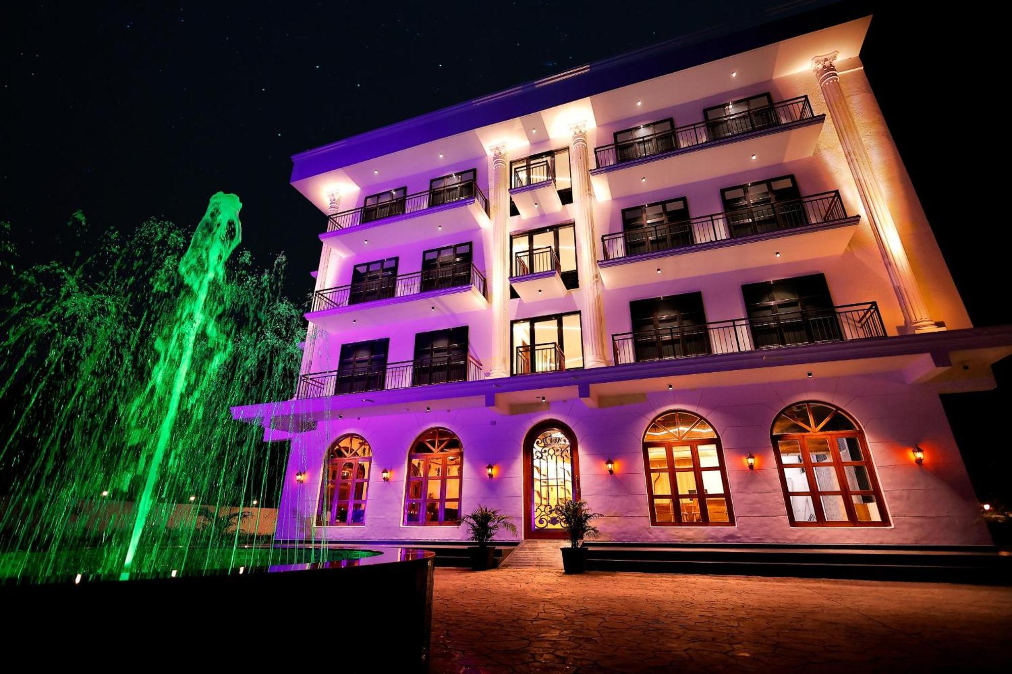 Krown Palace Resort 실바사 외부 사진