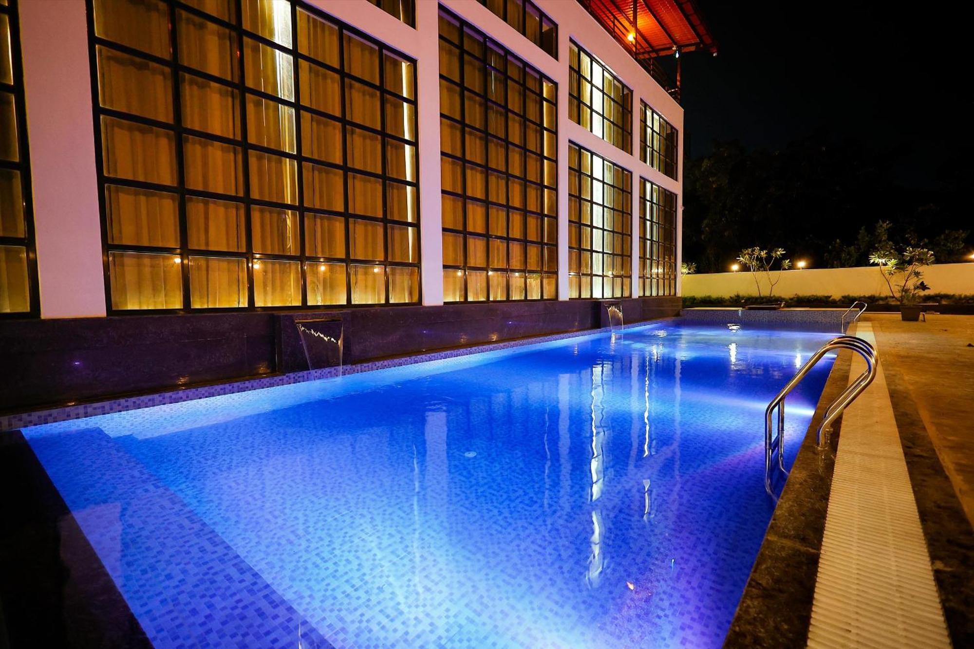 Krown Palace Resort 실바사 외부 사진