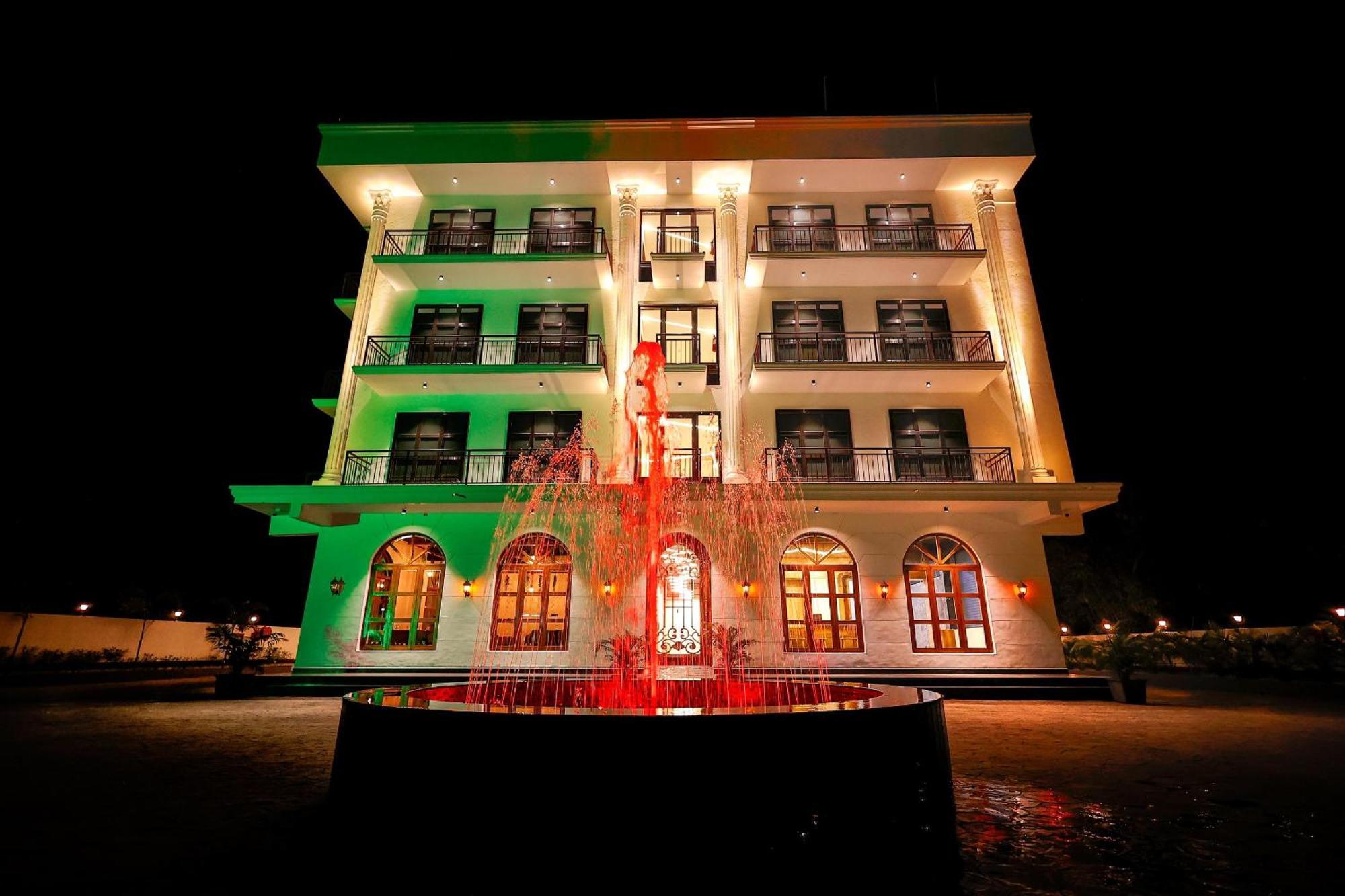Krown Palace Resort 실바사 외부 사진