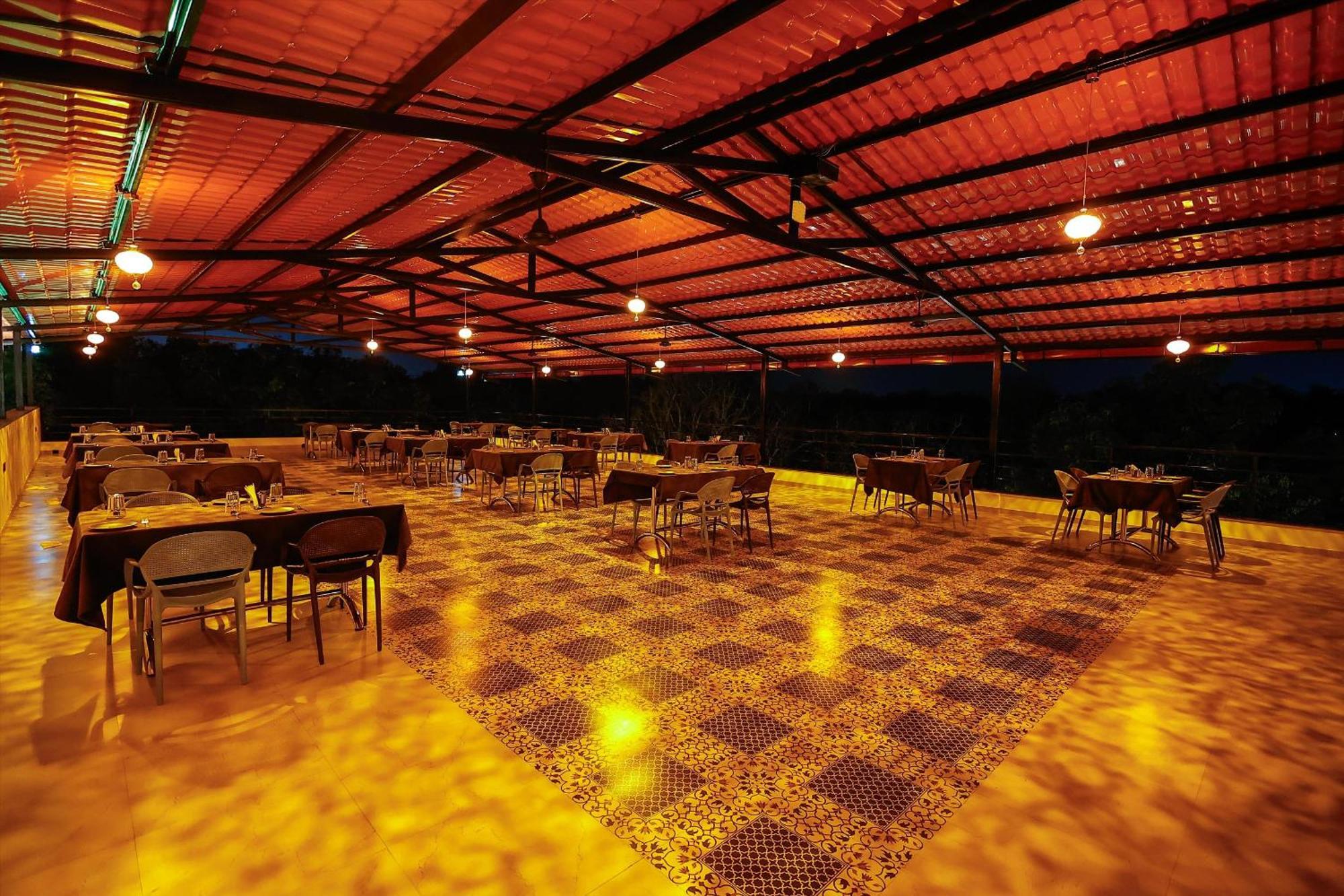 Krown Palace Resort 실바사 외부 사진
