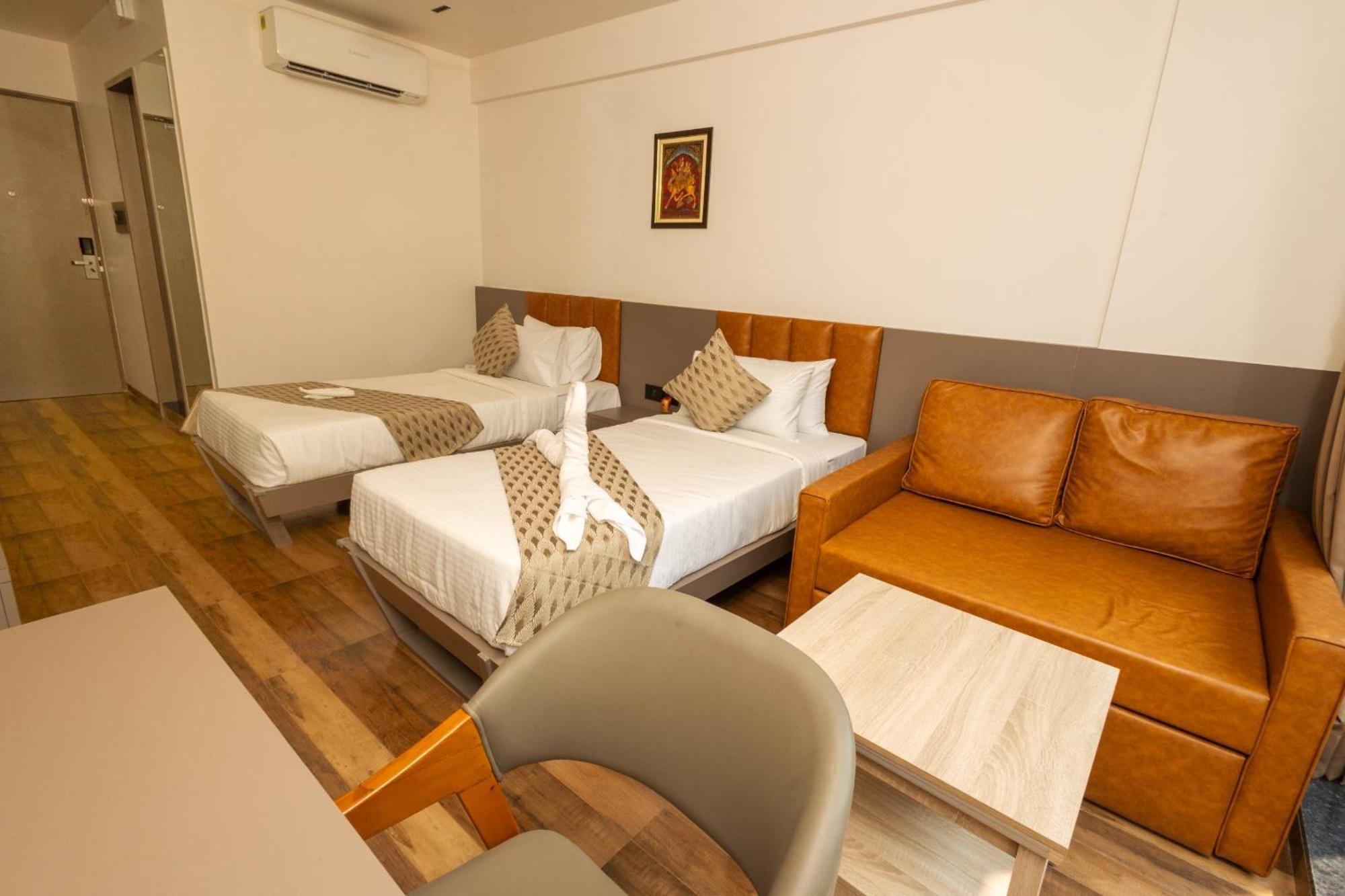 Krown Palace Resort 실바사 외부 사진