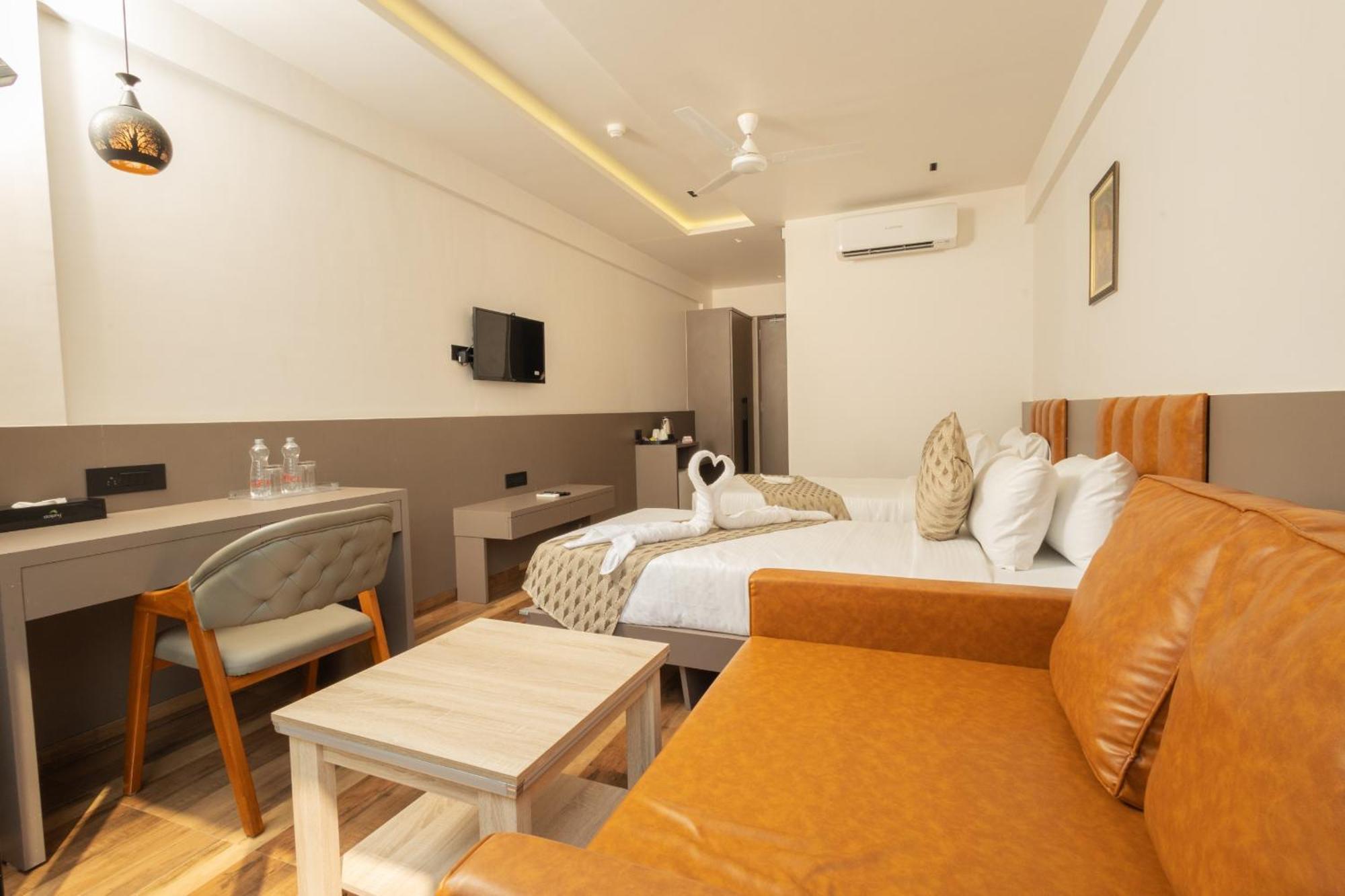 Krown Palace Resort 실바사 외부 사진
